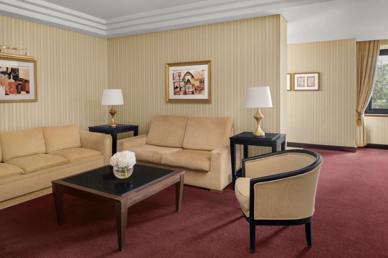 อินเตอร์คอนติเนนตัล ริยาดห์ Hotel ภายนอก รูปภาพ A suite at the InterContinental Vienna