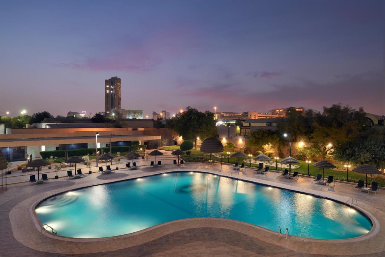 อินเตอร์คอนติเนนตัล ริยาดห์ Hotel ภายนอก รูปภาพ The pool at the Grand Hyatt Hotel, Dubai