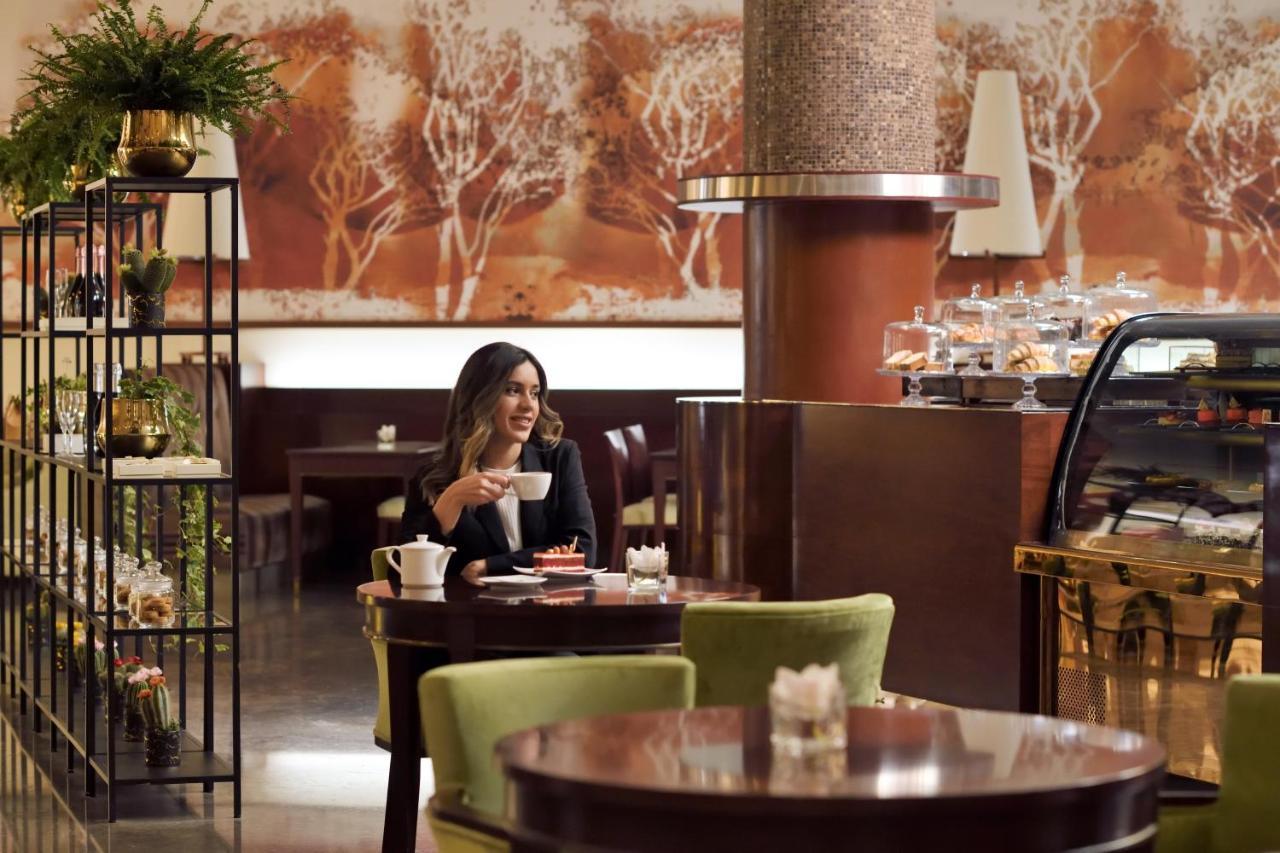 อินเตอร์คอนติเนนตัล ริยาดห์ Hotel ภายนอก รูปภาพ The Coffee Lounge